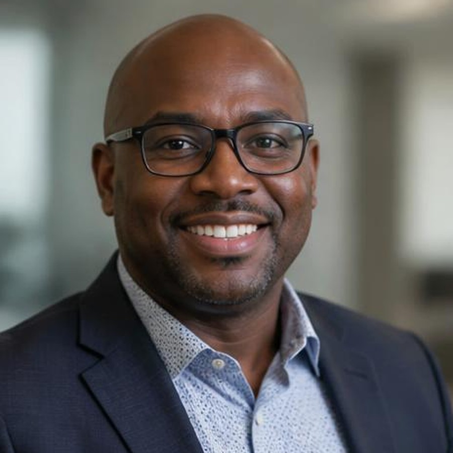 Malik Ibarra — Freight Forwarder
