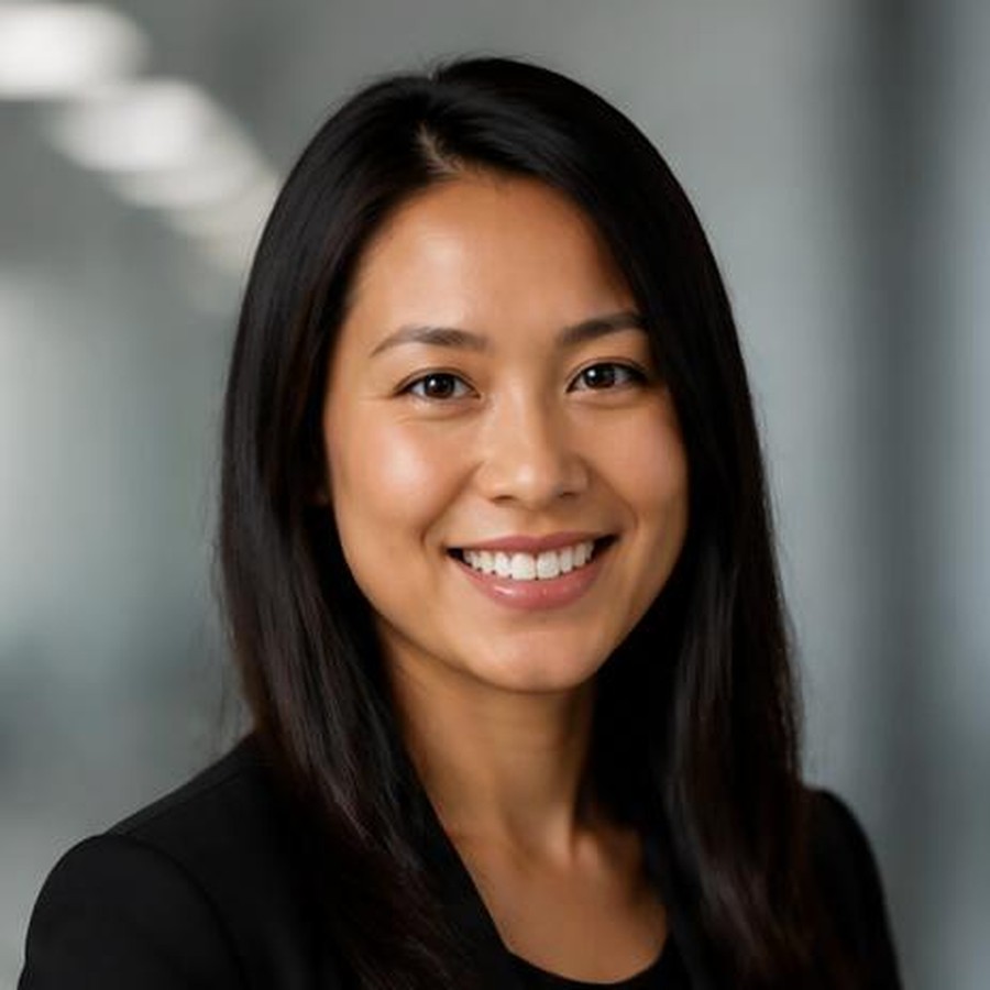 Aaliyah Ellsworth — Distribution Center Manager